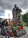 Памятник «Плечом к плечу» бойцам 13-й Ростокинской дивизии народного ополчения